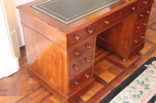 VICTORIAN MAHOGANY PEDESTAL DESK - ADDITIONAL PHOTO 4