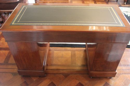VICTORIAN MAHOGANY PEDESTAL DESK - ADDITIONAL PHOTO 7