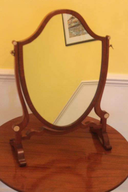 hepplewhite style dressing mirror - CATEGORY: ANTIQUE MIRRORS - DATED 19TH CENTURY