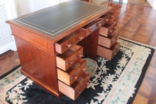 VICTORIAN MAHOGANY PEDESTAL DESK - ADDITIONAL PHOTO 4
