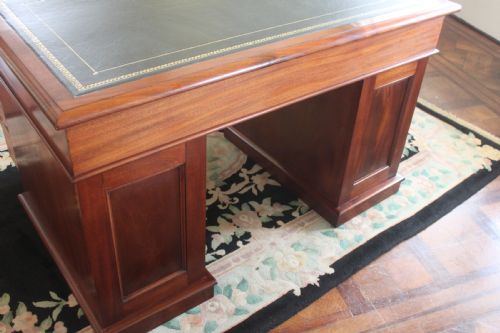 VICTORIAN MAHOGANY PEDESTAL DESK - ADDITIONAL PHOTO 8