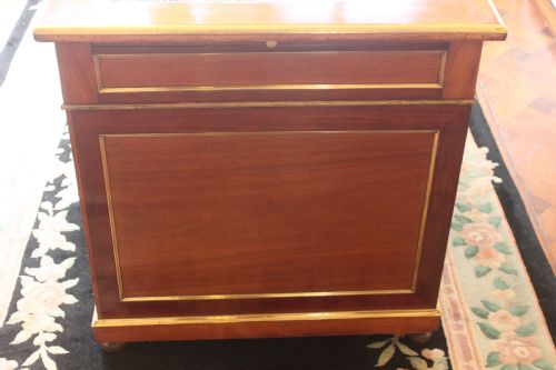 A 19TH CENTURY FRENCH MAHOGANY AND BRASS INLAID PEDESTAL DESK - ADDITIONAL PHOTO 9