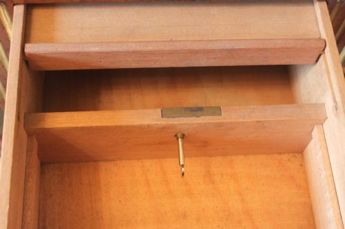 A 19TH CENTURY FRENCH MAHOGANY AND BRASS INLAID PEDESTAL DESK - ADDITIONAL PHOTO 12