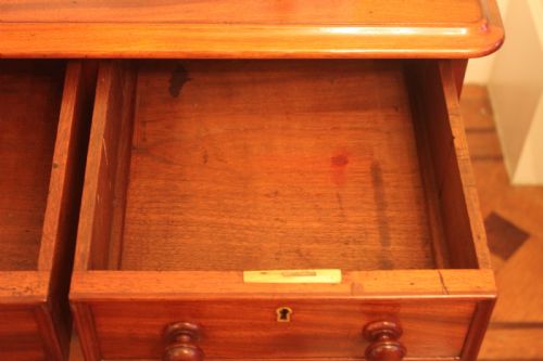AN UNUSAL VICTORIAN MAHOGANY PEDESTAL DESK - ADDITIONAL PHOTO 9