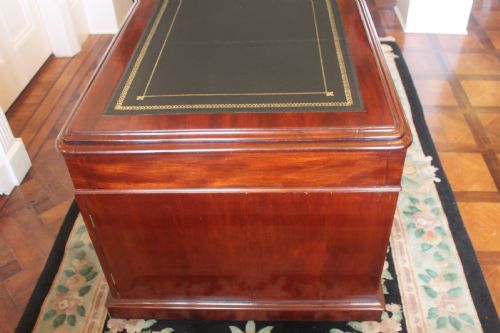 A VICTORIAN MAHOGANY PARTNERS DESK - ADDITIONAL PHOTO 6