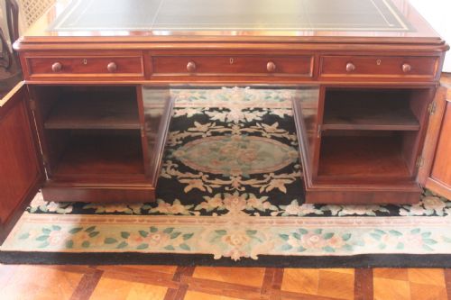 A VICTORIAN MAHOGANY PARTNERS DESK - ADDITIONAL PHOTO 11