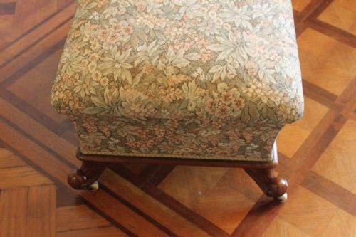 AN IMPRESSIVE VICTORIAN MAHOGANY FOOT STOOL OR OTTOMAN - ADDITIONAL PHOTO 2