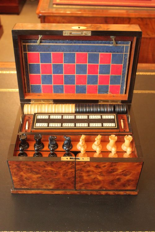 VICTORIAN BURR WALNUT COMPENDIUM OF GAMES BOX - ADDITIONAL PHOTO 8