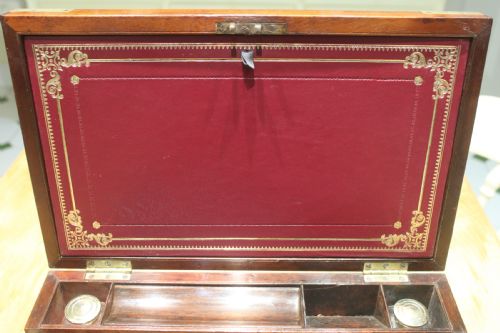 LATE GEORGIAN MAHOGANY CAMPAIGN BIFOLD WRITING SLOPE - ADDITIONAL PHOTO 11