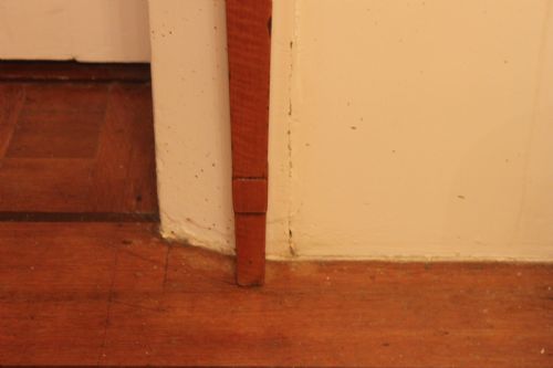 AN EARLY 19TH CENTURY SATINWOOD DEMILUNE CONSOLE TABLE - ADDITIONAL PHOTO 6