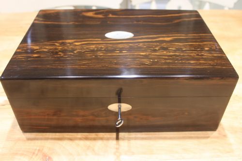 A FINE 19TH CENTURY COROMANDEL WRITING SLOPE - ADDITIONAL PHOTO 2