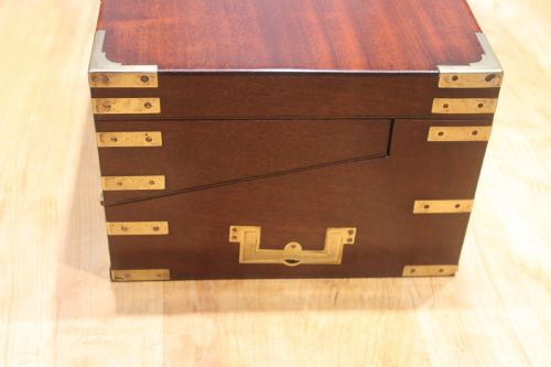 A 19TH CENTURY MAHOGANY BIFOLD CAMPAIGN WRITING SLOPE - ADDITIONAL PHOTO 2