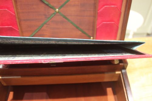 A 19TH CENTURY MAHOGANY BIFOLD CAMPAIGN WRITING SLOPE - ADDITIONAL PHOTO 14