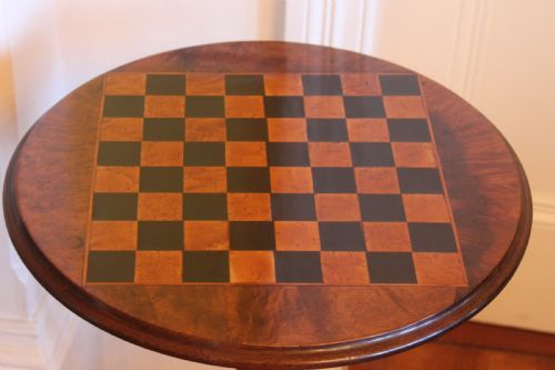A VICTORIAN WALNUT INLAID CHESS OR GAMES TABLE - ADDITIONAL PHOTO 2