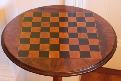 A VICTORIAN WALNUT INLAID CHESS OR GAMES TABLE - ADDITIONAL PHOTO 4