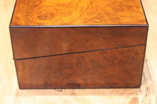 A VICTORIAN BURR WALNUT WRITING SLOPE WITH SECRET DRAWERS BRAMAH LOCK - ADDITIONAL PHOTO 2