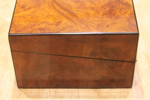 A VICTORIAN BURR WALNUT WRITING SLOPE WITH SECRET DRAWERS BRAMAH LOCK - ADDITIONAL PHOTO 4