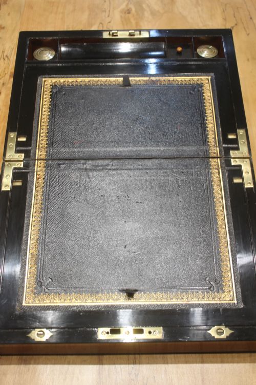 A VICTORIAN BURR WALNUT WRITING SLOPE WITH SECRET DRAWERS BRAMAH LOCK - ADDITIONAL PHOTO 6