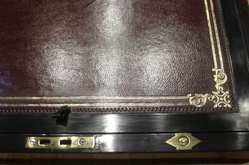 A VICTORIAN BURR WALNUT WRITING SLOPE - ADDITIONAL PHOTO 12