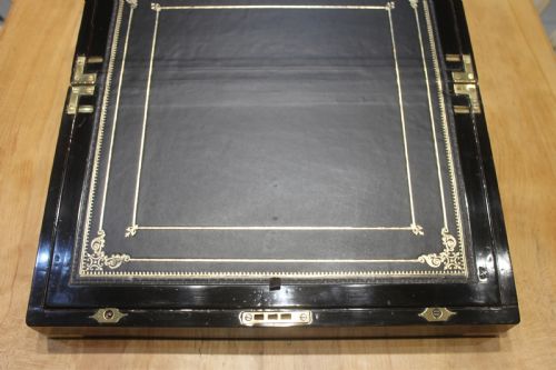 A LARGE GOOD QUALITY BURR WALNUT VICTORIAN WRITING SLOPE - ADDITIONAL PHOTO 6