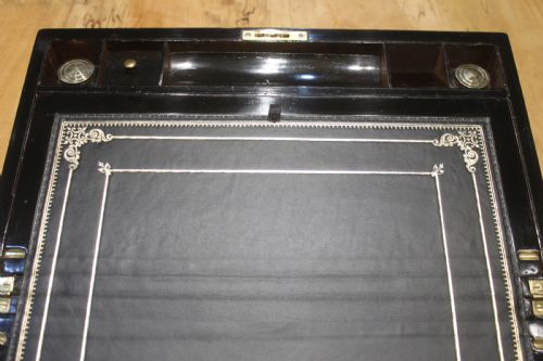 A LARGE GOOD QUALITY BURR WALNUT VICTORIAN WRITING SLOPE - ADDITIONAL PHOTO 8