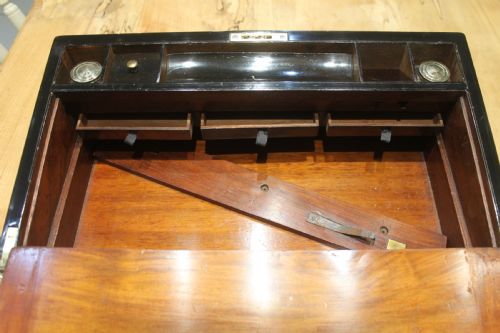 A LARGE GOOD QUALITY BURR WALNUT VICTORIAN WRITING SLOPE - ADDITIONAL PHOTO 10