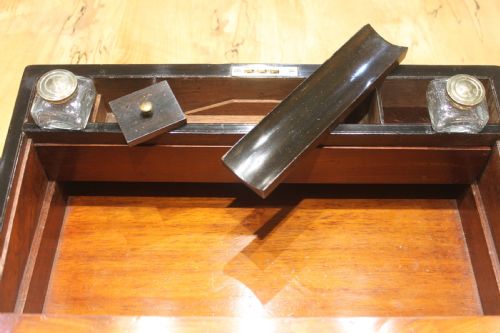 A LARGE GOOD QUALITY BURR WALNUT VICTORIAN WRITING SLOPE - ADDITIONAL PHOTO 11