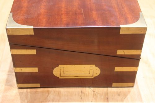 GEORGIAN MAHOGANY AND BRASS BOUND CAMPAIGN WRITING SLOPE - ADDITIONAL PHOTO 5