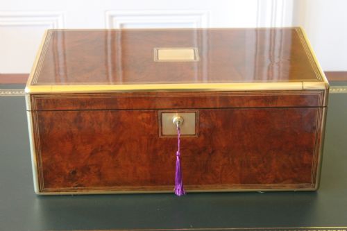 magnificent quality large burr walnut and brass inlaid writing slope with secret drawers - CATEGORY: ANTIQUE BOXES - DATED VICTORIAN