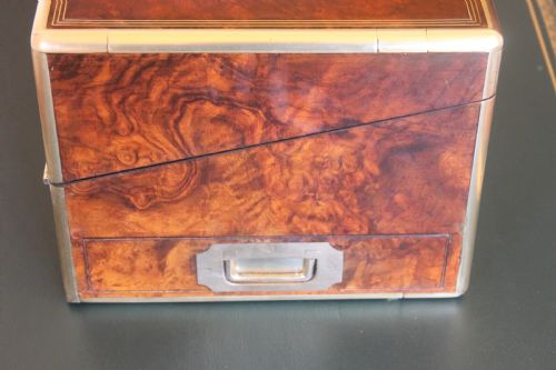 MAGNIFICENT QUALITY LARGE BURR WALNUT AND BRASS INLAID WRITING SLOPE WITH SECRET DRAWERS - ADDITIONAL PHOTO 1
