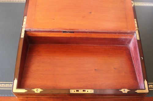 MAGNIFICENT QUALITY LARGE BURR WALNUT AND BRASS INLAID WRITING SLOPE WITH SECRET DRAWERS - ADDITIONAL PHOTO 12