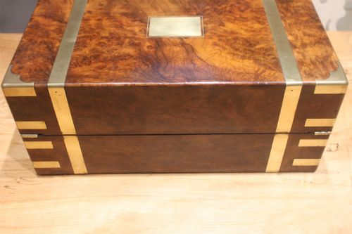 A QUALITY WALNUT WRITING SLOPE WITH STATIONERY COMPARTMENTS SECRET DRAWERS ETC - ADDITIONAL PHOTO 2