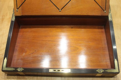 A QUALITY WALNUT WRITING SLOPE WITH STATIONERY COMPARTMENTS SECRET DRAWERS ETC - ADDITIONAL PHOTO 7