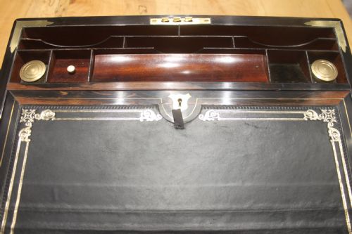 A QUALITY WALNUT WRITING SLOPE WITH STATIONERY COMPARTMENTS SECRET DRAWERS ETC - ADDITIONAL PHOTO 9