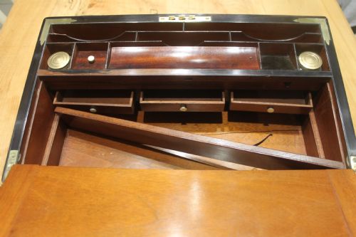 A QUALITY WALNUT WRITING SLOPE WITH STATIONERY COMPARTMENTS SECRET DRAWERS ETC - ADDITIONAL PHOTO 11