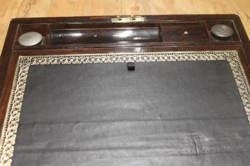 A BRASS BOUND WRITING SLOPE WITH A FITTED INTERIOR TO INCLUDE INKWELLS PEN - ADDITIONAL PHOTO 7