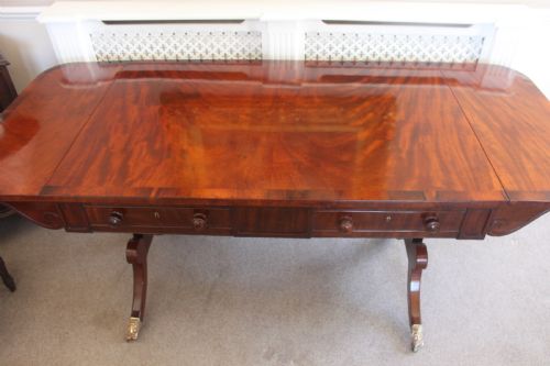 AN EARLY 19TH CENTURY MAHOGANY SOFA TABLE - ADDITIONAL PHOTO 5