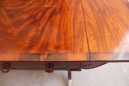 AN EARLY 19TH CENTURY MAHOGANY SOFA TABLE - ADDITIONAL PHOTO 6