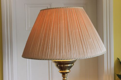 VICTORIAN TELESCOPIC BRASS STANDARD LAMP - ADDITIONAL PHOTO 2