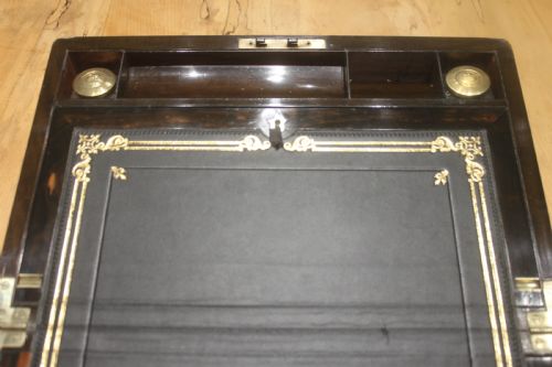 VICTORIAN FIGURED WALNUT WRITING SLOPE WITH BRAMAH LOCK AND KEYS AND SECRET DRAWERS - ADDITIONAL PHOTO 10