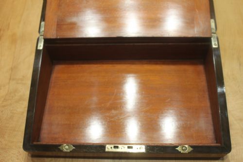VICTORIAN FIGURED WALNUT WRITING SLOPE WITH BRAMAH LOCK AND KEYS AND SECRET DRAWERS - ADDITIONAL PHOTO 11