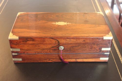 A FINE LATE GEORGIAN ROSEWOOD BIFOLD WRITING SLOPE WITH SECRET DRAWERS - ADDITIONAL PHOTO 1