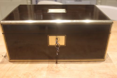 A QUALITY LATE 19TH CENTURY COROMANDEL AND BRASS BOUND WRITING SLOPE - ADDITIONAL PHOTO 4
