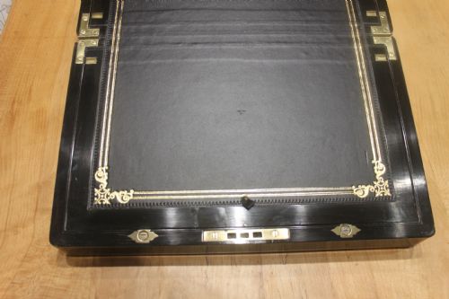 A QUALITY LATE 19TH CENTURY COROMANDEL AND BRASS BOUND WRITING SLOPE - ADDITIONAL PHOTO 6