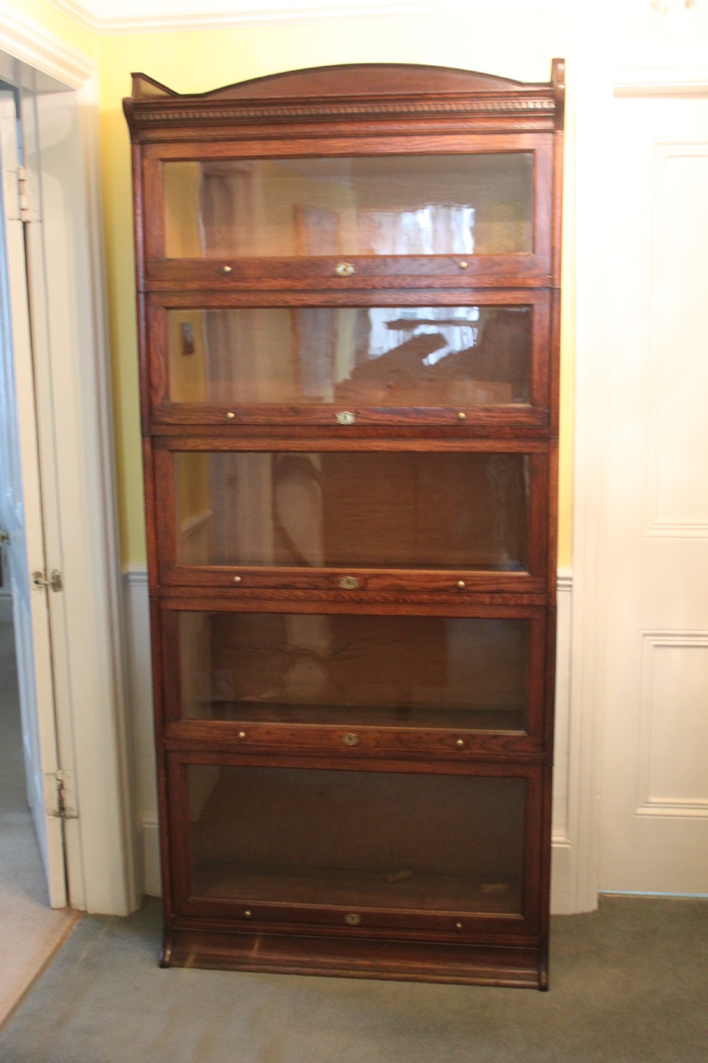 A 5-section oak Lebus (Globewernicke type) bookcase.