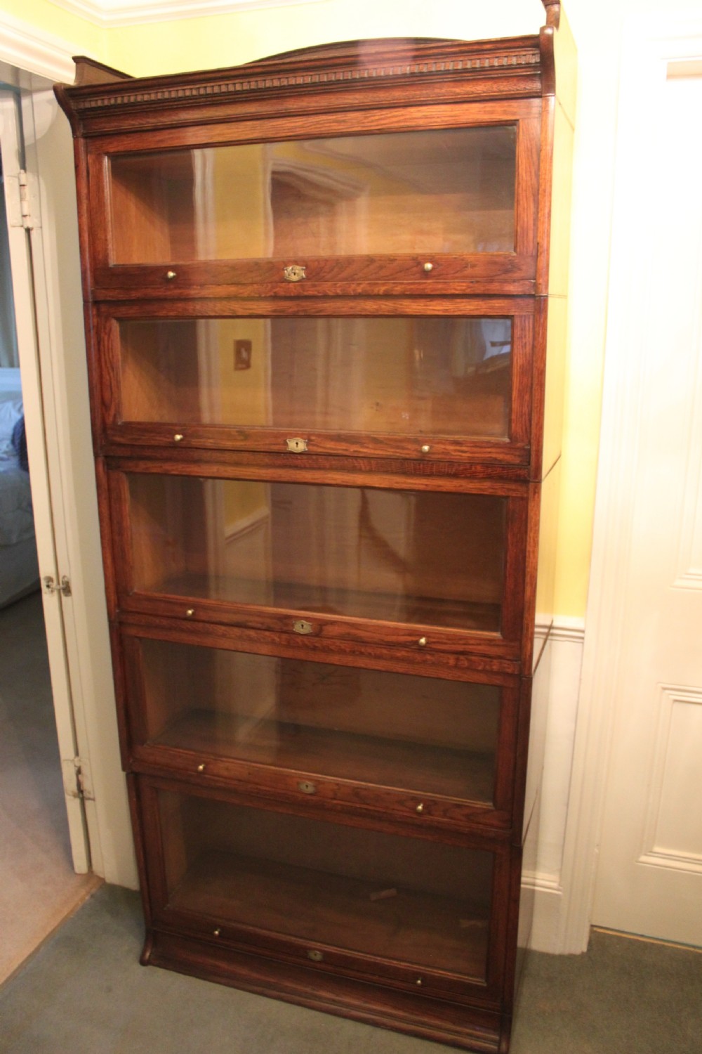 A 5-section oak Lebus (Globewernicke type) bookcase. View II