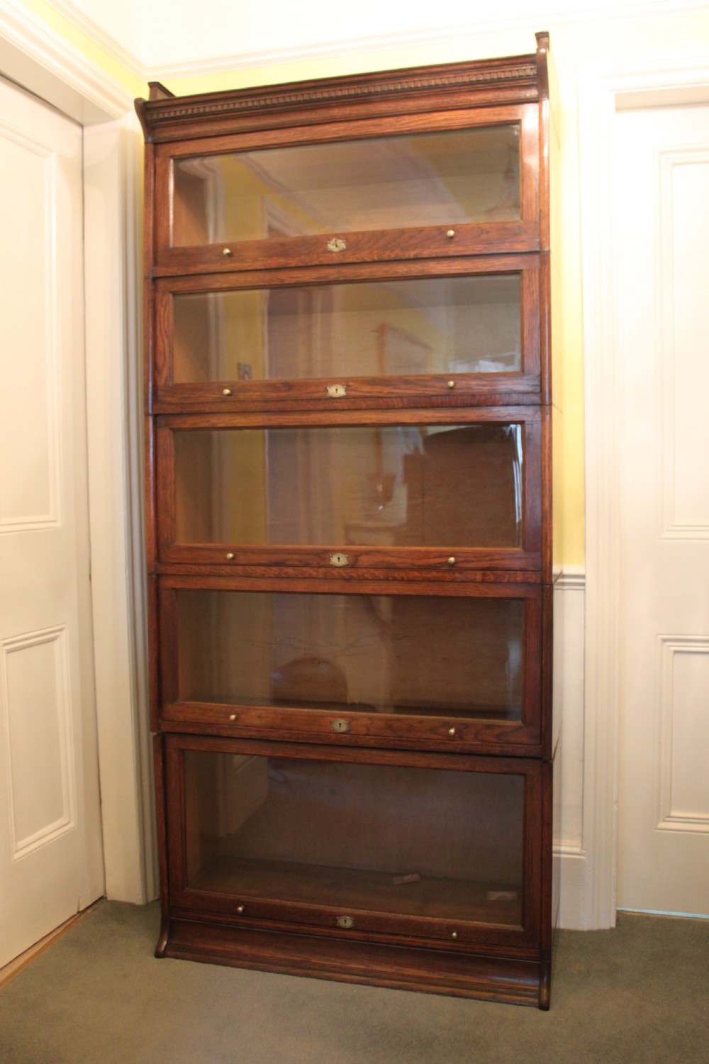 A 5-section oak Lebus (Globewernicke type) bookcase. View III