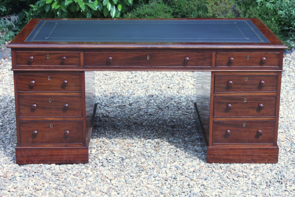 Early Victorian mahogany partners desk