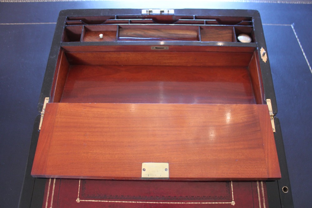 Victorian burr walnut writing slope with Bramah lock View IX