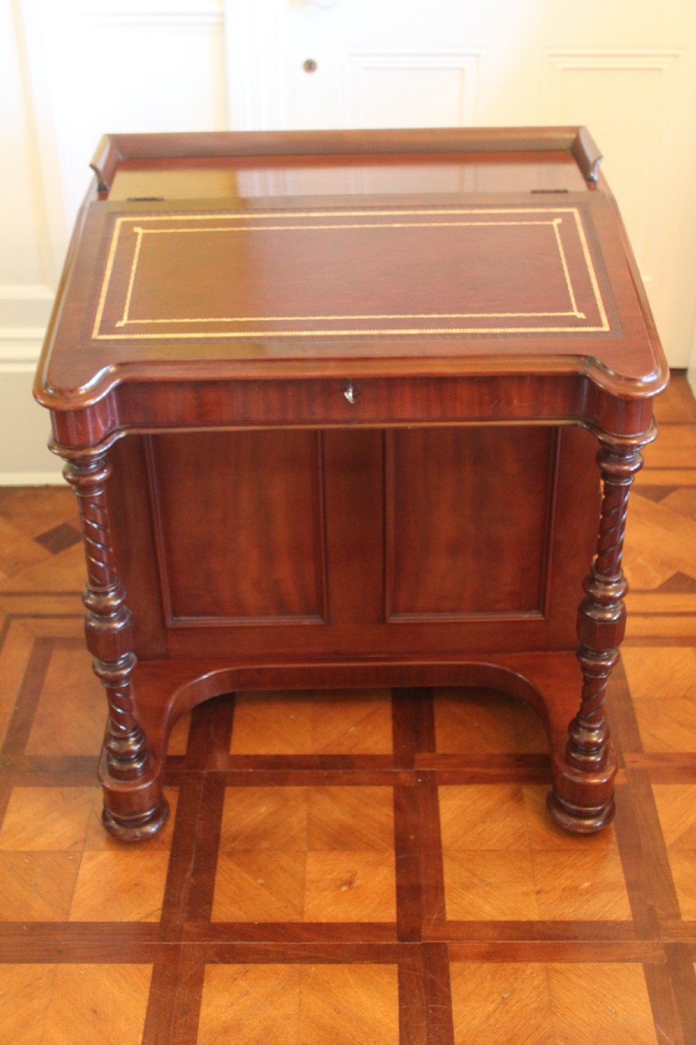 A 19th century mahogany Gentleman's Davenport desk